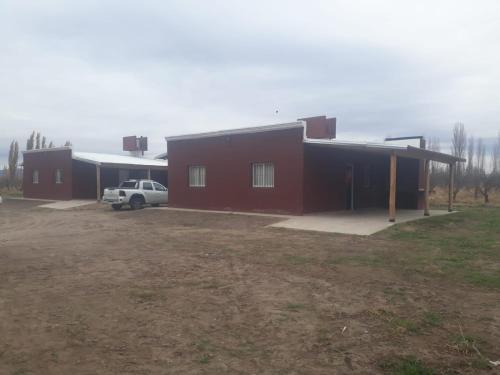 Imagen general del Caba&ntilde;as rodeada de vi&ntilde;edos con piscina. Foto 6