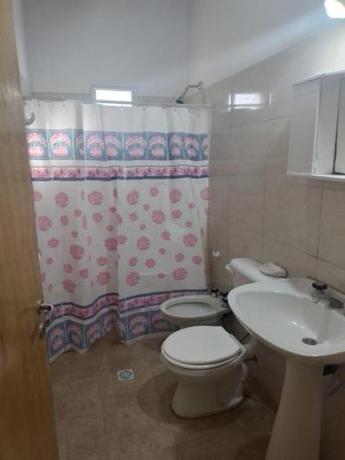 Imagen general del Caba&ntilde;as rodeada de vi&ntilde;edos con piscina. Foto 7