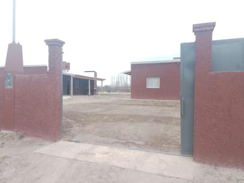 Imagen general del Caba&ntilde;as rodeada de vi&ntilde;edos con piscina. Foto 12