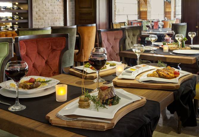 Imagen del bar/restaurante del Cadence Design Hotel. Foto 3