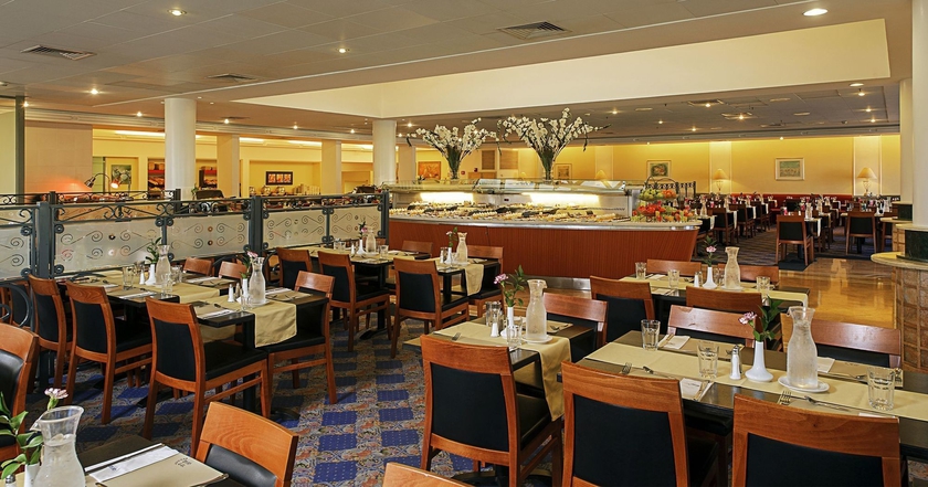 Imagen del bar/restaurante del Caesar Premier Eilat. Foto 3