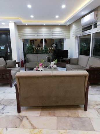 Imagen de los interiores del Cagan Hotel. Foto 15