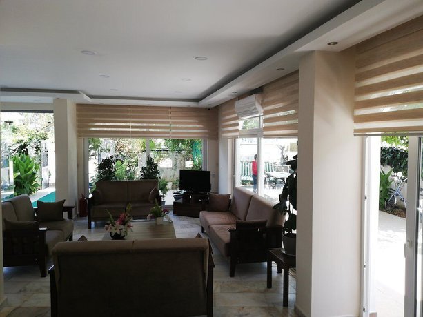Imagen de los interiores del Cagan Hotel. Foto 16