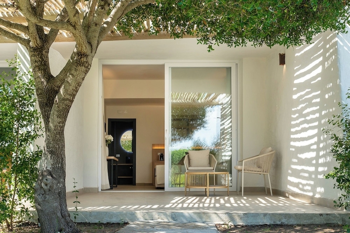 Imagen de la habitación del Cala Lupo Resort. Foto 4