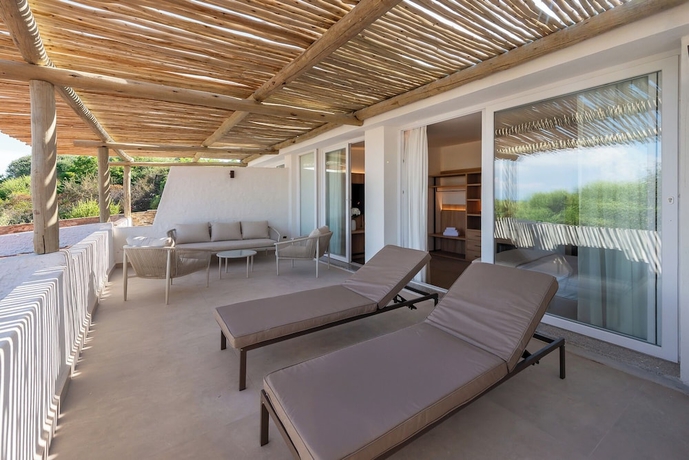 Imagen de la habitación del Cala Lupo Resort. Foto 10