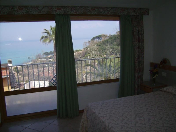 Imagen de la habitación del Cala Petrosa Resort. Foto 6