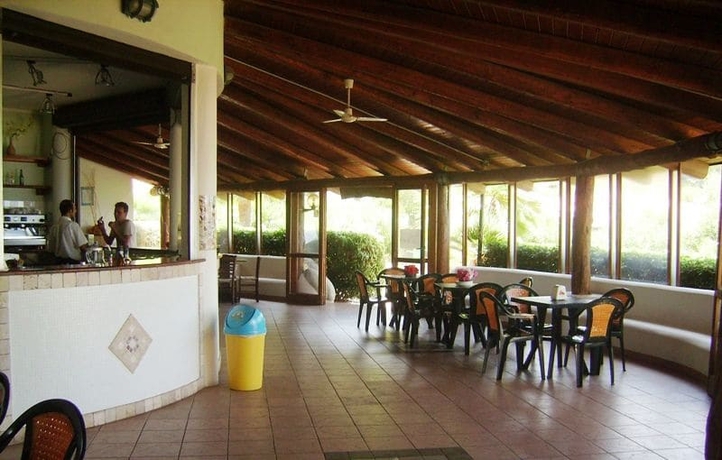 Imagen del bar/restaurante del Cala Petrosa Resort. Foto 4