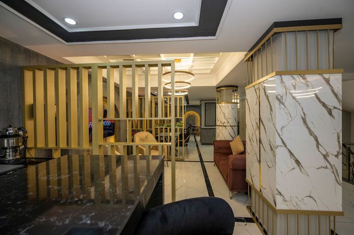 Imagen de los interiores del California Hotel. Foto 17