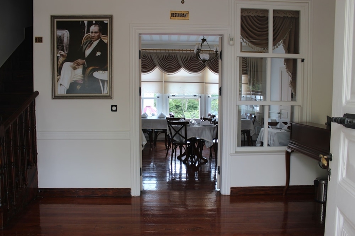 Imagen de los interiores del Calikusu Tarihi Besevler. Foto 19