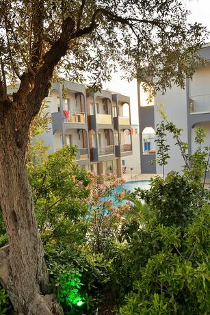 Imagen general del Calis Hotel. Foto 1