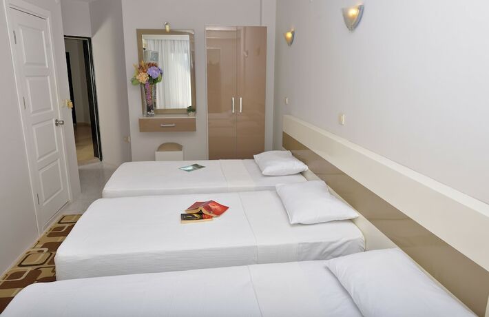 Imagen de la habitación del Calis Hotel. Foto 20