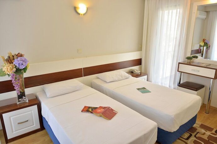 Imagen de la habitación del Calis Hotel. Foto 23