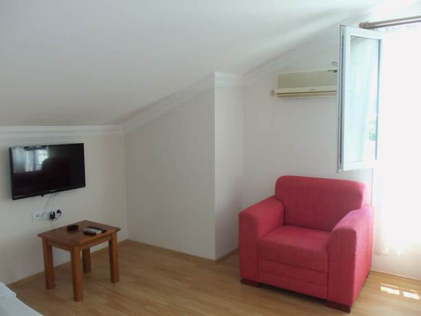 Imagen de la habitación del Cam Hotel. Foto 15