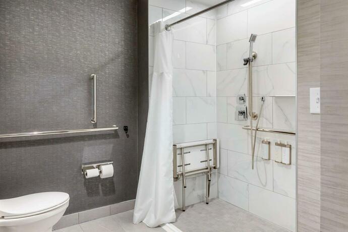 Imagen general del Cambria Hotel Niagara Falls. Foto 42