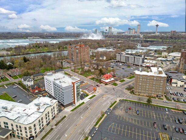 Imagen general del Cambria Hotel Niagara Falls. Foto 43