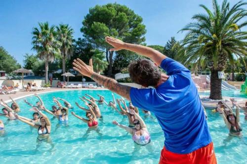 Imagen general del Camping 3 &eacute;toiles - Piscine - cca0gcg. Foto 13
