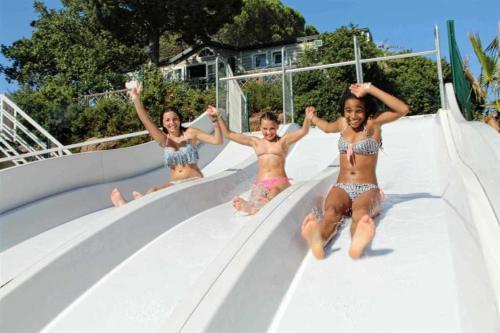 Imagen general del Camping 3 &eacute;toiles - Piscine - cca0gcg. Foto 14