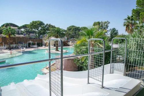 Imagen general del Camping 3 &eacute;toiles - Piscine - cca0gcg. Foto 16