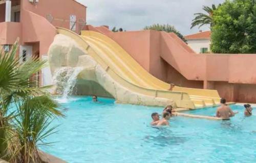 Imagen general del Camping 4 &eacute;toiles - Parc aquatique - eebada. Foto 2