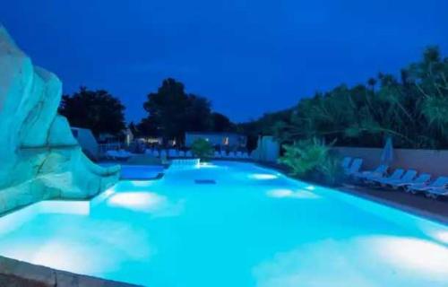 Imagen de la habitación del Camping 4 &eacute;toiles - Parc aquatique - eebada. Foto 15