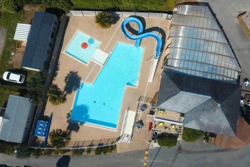 Imagen general del Camping 4 &eacute;toiles - Piscine - cca0chh. Foto 8