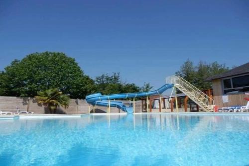 Imagen general del Camping 4 &eacute;toiles - Piscine - cca0chh. Foto 17