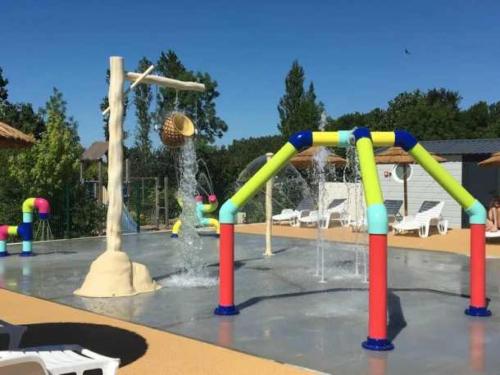 Imagen general del Camping 4 étoiles - Piscine - eehi00. Foto 2