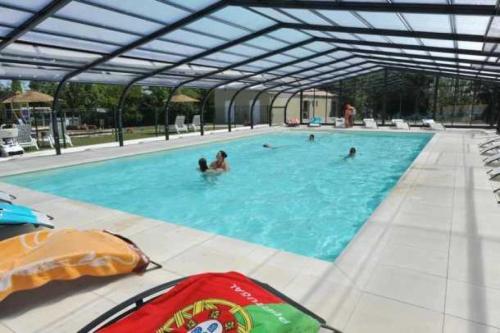 Imagen general del Camping 4 étoiles - Piscine - eehi00. Foto 8