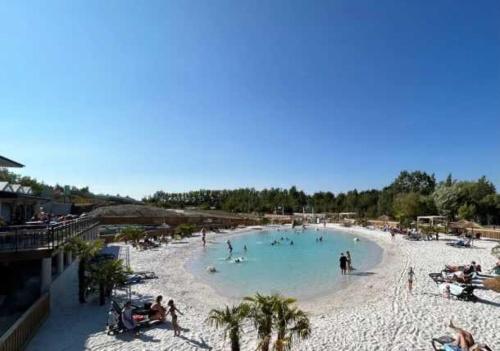 Imagen general del Camping 4 étoiles - Piscine - eehi00. Foto 12