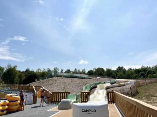 Imagen general del Camping 4 étoiles - Piscine - eehi00. Foto 13