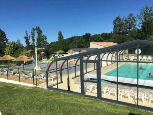 Imagen general del Camping 4 étoiles - Piscine - eehi00. Foto 15