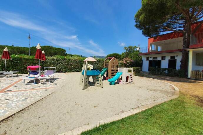 Imagen general del Camping Lacona Pineta. Foto 9