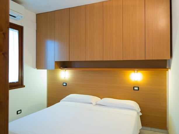 Imagen de la habitación del Camping Lacona Pineta. Foto 13