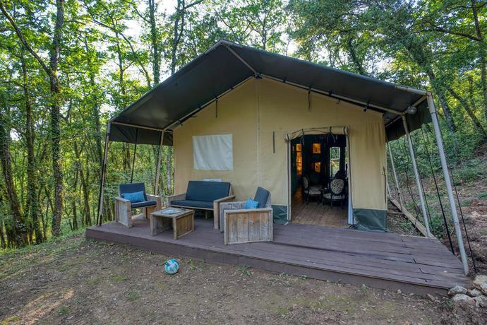 Imagen de los exteriores del Camping Le Pech Charmant. Foto 18