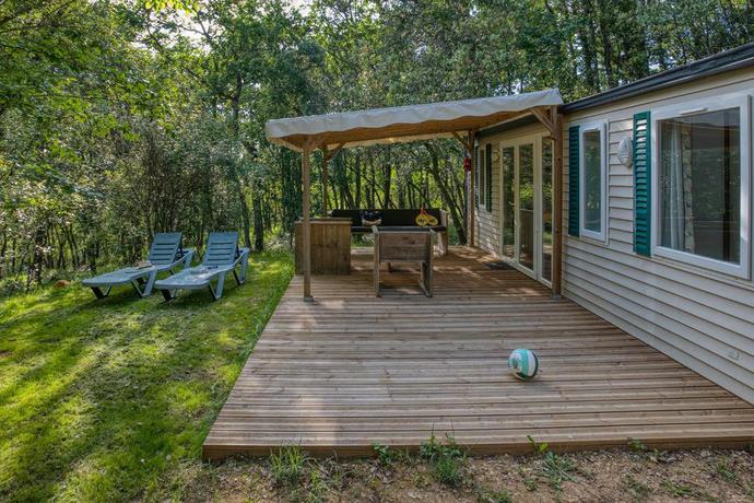 Imagen de los exteriores del Camping Le Pech Charmant. Foto 19