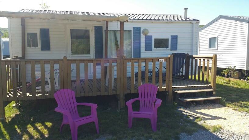Imagen general del Camping Le Sous Bois, Saint-Maurice-d'Ibie. Foto 2