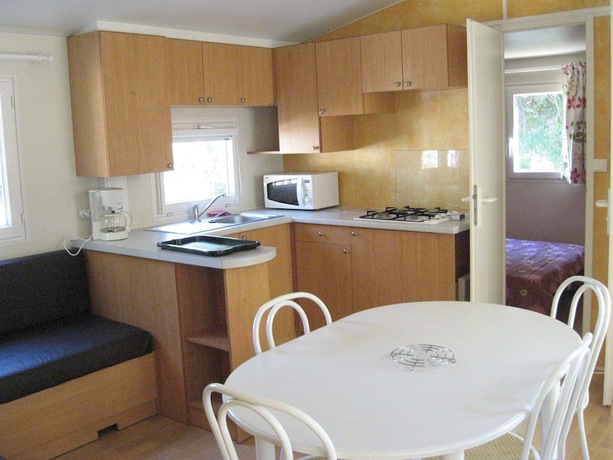 Imagen general del Camping Le Sous Bois, Saint-Maurice-d'Ibie. Foto 7