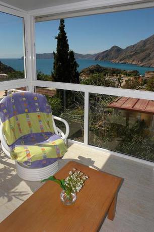Imagen de la habitación del Camping Naturista El Port&uacute;s. Foto 20