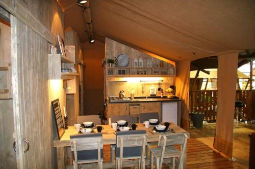 Imagen de la habitación del Camping Park Umag Glamping. Foto 8