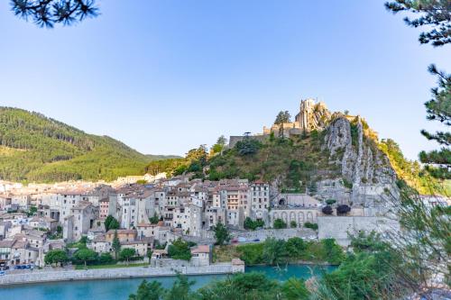 Imagen general del Camping Sites et Paysages Les Pr&eacute;s Hauts. Foto 1