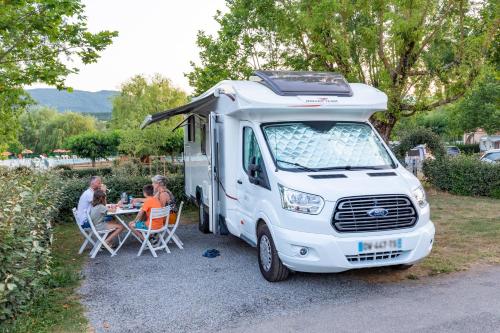 Imagen general del Camping Sites et Paysages Les Pr&eacute;s Hauts. Foto 5