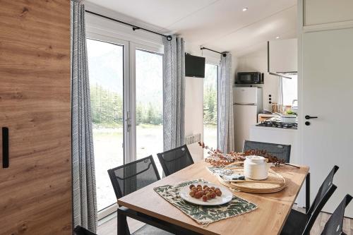 Imagen general del Camping Sites et Paysages Les Pr&eacute;s Hauts. Foto 10