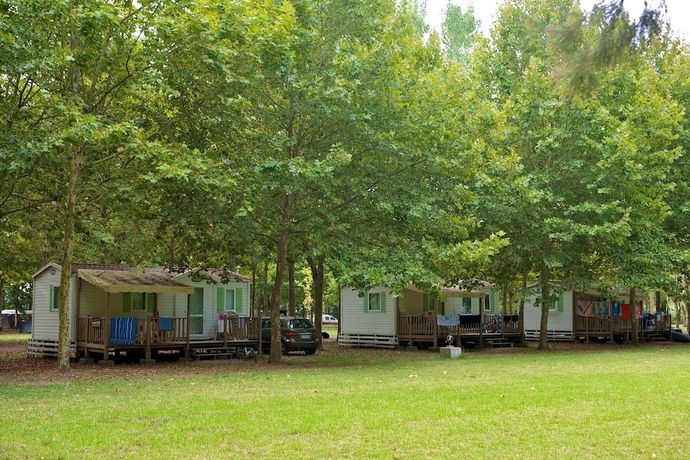 Imagen de los exteriores del Camping U Casone. Foto 11
