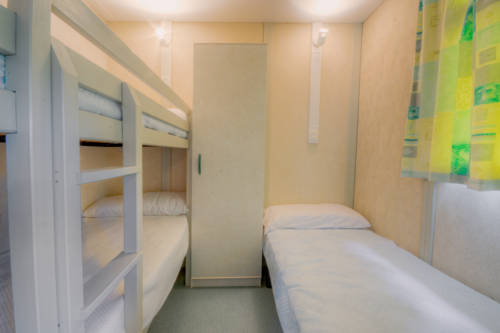 Imagen de la habitación del Camping-Bungalows El Faro. Foto 3