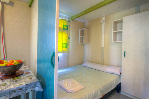 Imagen de la habitación del Camping-Bungalows El Faro. Foto 5