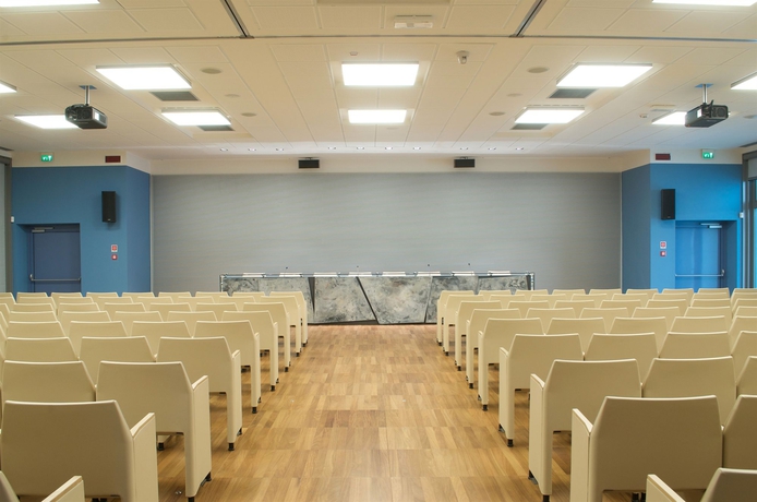 Imagen de los interiores del Camplus Guest Bononia. Foto 12