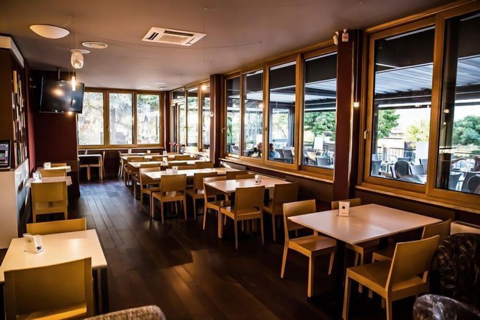 Imagen del bar/restaurante del Camp\'s Hotel. Foto 4