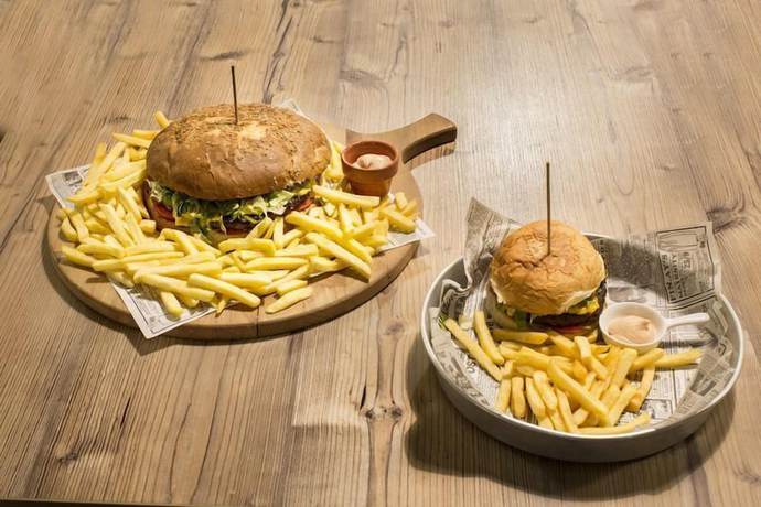 Imagen del bar/restaurante del Camp\'s Hotel. Foto 11