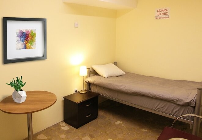 Imagen de la habitación del Can Pansiyon Apart - Caters to Men - Hostel. Foto 15