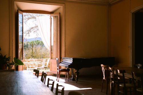 Imagen general del Can Traver de Besalú. Foto 10